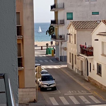 Apartament Edifici Simbat A 150M De La Platja Apartment Palamos Bagian luar foto