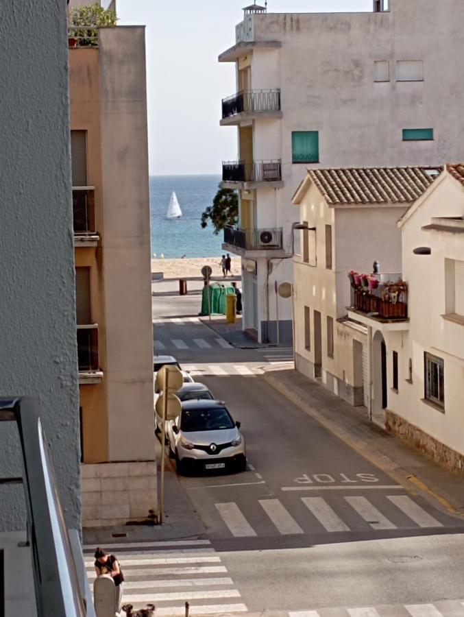 Apartament Edifici Simbat A 150M De La Platja Apartment Palamos Bagian luar foto